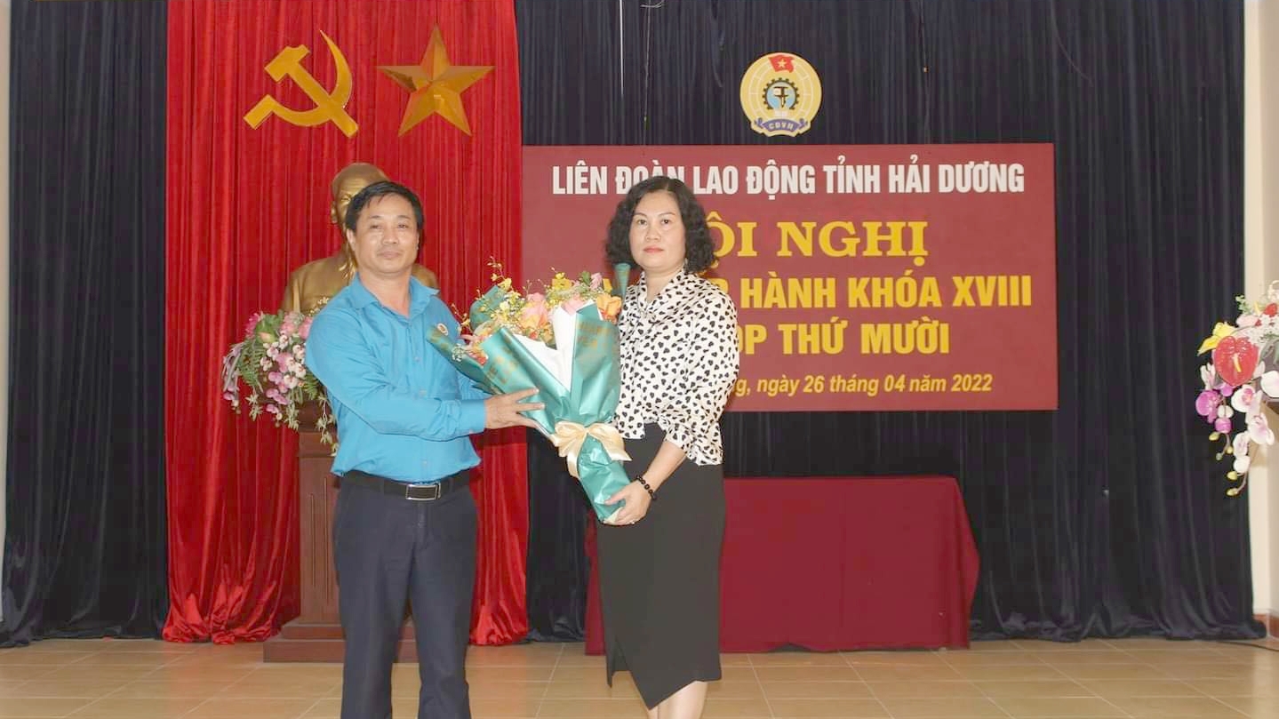 Bà Ngô Thị Thanh Hòa giữ chức Chủ tịch LĐLĐ tỉnh Hải Dương