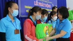 Công đoàn các Khu công nghiệp và Khu kinh tế tỉnh Khánh Hòa trao 250 suất quà cho CNLĐ