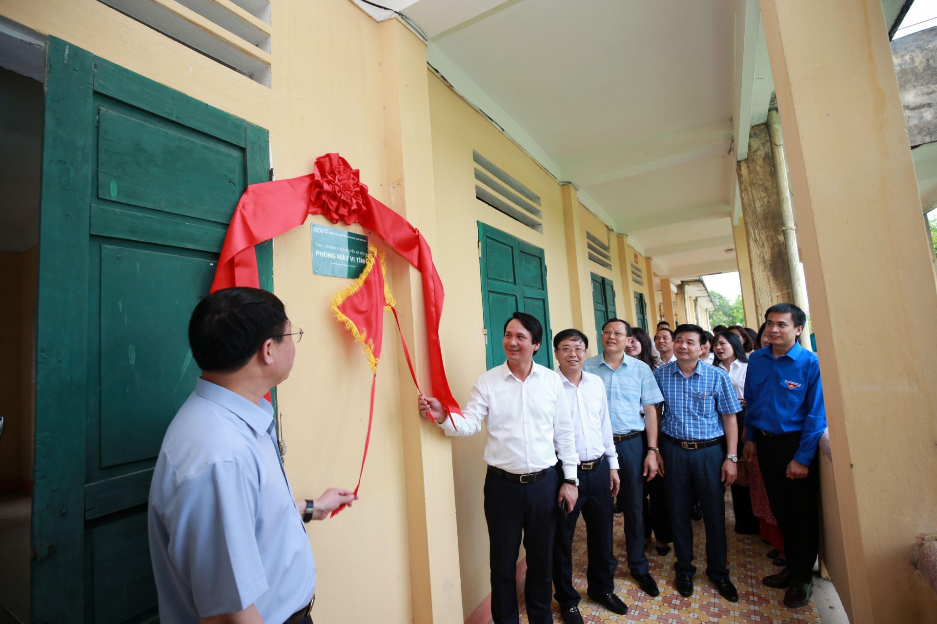 BIDV thực hiện chương trình “Trao máy tính, gửi tương lai”