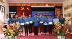 LĐLĐ Điện Biên: Trao quà cho công nhân lao động có hoàn cảnh khó khăn