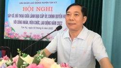 Cấp ủy, chính quyền huyện Tân Kỳ gặp gỡ, đối thoại với CNVCLĐ năm 2022