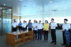 Bộ trưởng Bộ Nội vụ thăm cán bộ, người lao động Tổng công ty Tân Cảng Sài Gòn