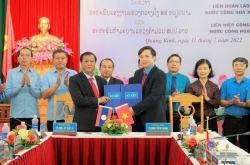 Công đoàn 2 tỉnh Quảng Bình - Khăm Muộn (Lào) ký kết biên bản hợp tác