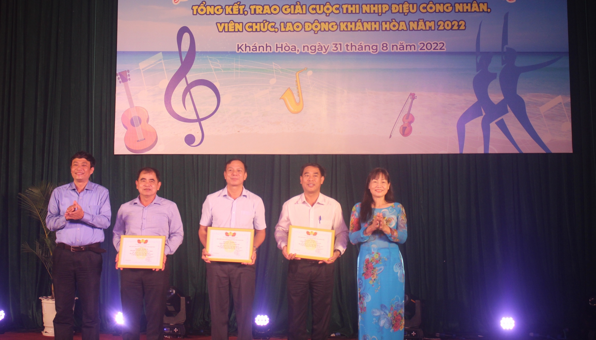 Những khoảnh khắc đẹp tại Liên hoan tiếng hát công nhân tại Khánh Hòa