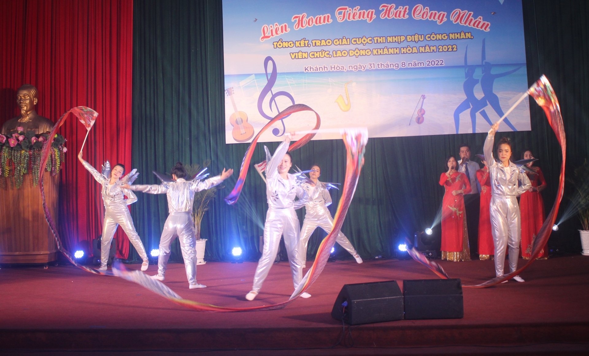 Những khoảnh khắc đẹp tại Liên hoan tiếng hát công nhân tại Khánh Hòa