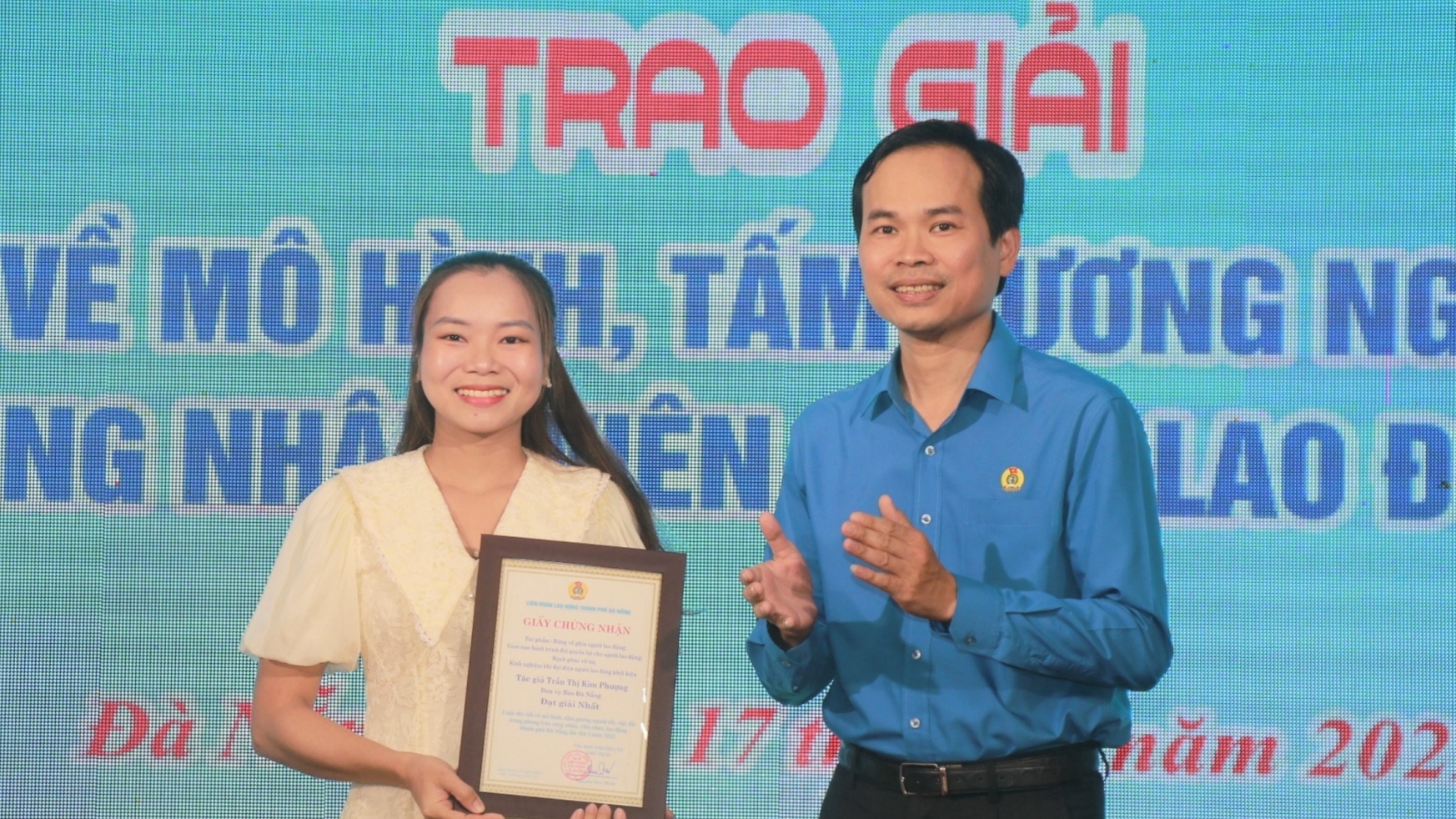 Trao giải Cuộc thi viết về phong trào CNVCLĐ TP Đà Nẵng lần thứ I năm 2022