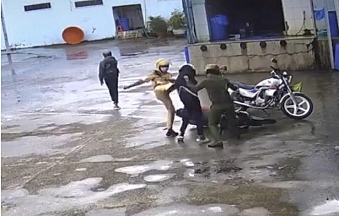 Cảnh sát đánh người ở Sóc Trăng và bài học không chỉ về an toàn giao thông