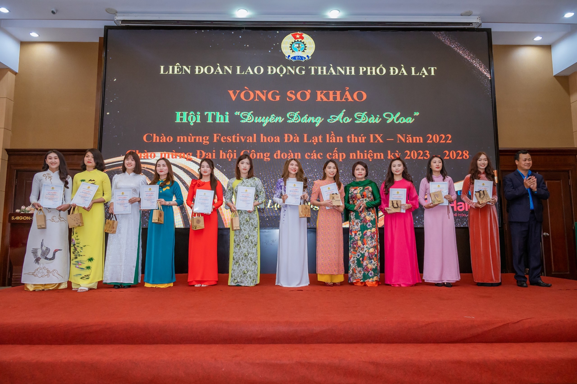 Lâm Đồng: 87 nữ đoàn viên tham gia Hội thi “Duyên dáng áo dài hoa” TP.Đà Lạt