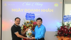 Công đoàn Nghệ An chúc mừng các doanh nghiệp nhân Ngày Doanh nhân Việt Nam