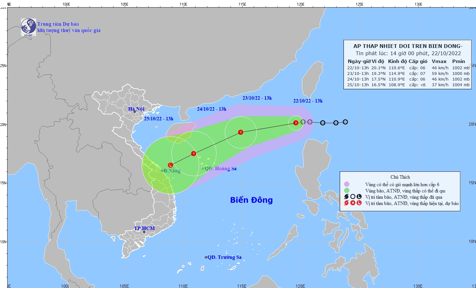 Biển Đông đón áp thấp nhiệt đới, miền Trung mưa lớn diện rộng