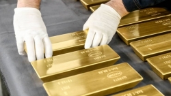 Giá vàng SJC “bất động” bất chấp vàng thế giới tiếp tục leo cao