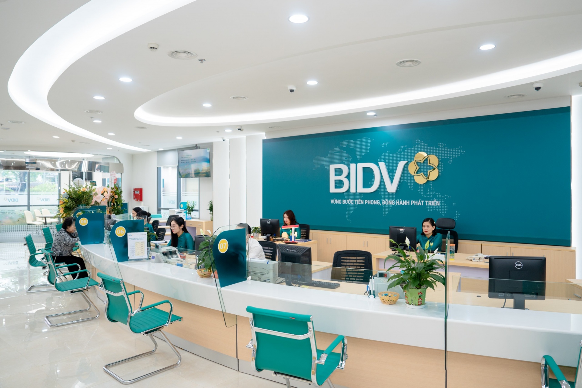 BIDV kỳ vọng chương trình ưu đãi lãi suất sẽ hỗ trợ các chủ cửa hàng yên tâm kinh doanh trong những tháng cuối năm bận rộn. 
