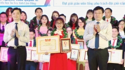 Cô giáo Quỳnh Vi xứng đáng với Giải thưởng “Nhà giáo trẻ tiêu biểu” cấp Trung ương