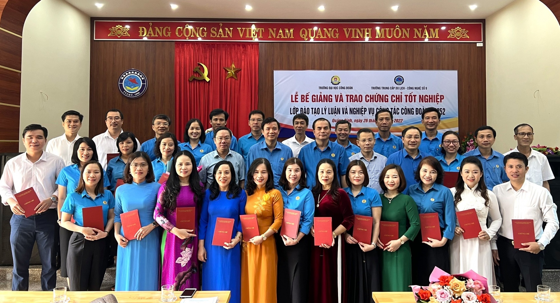 Nâng cao lý luận, nghiệp vụ cho cán bộ công đoàn tỉnh Quảng Bình và Quảng Trị