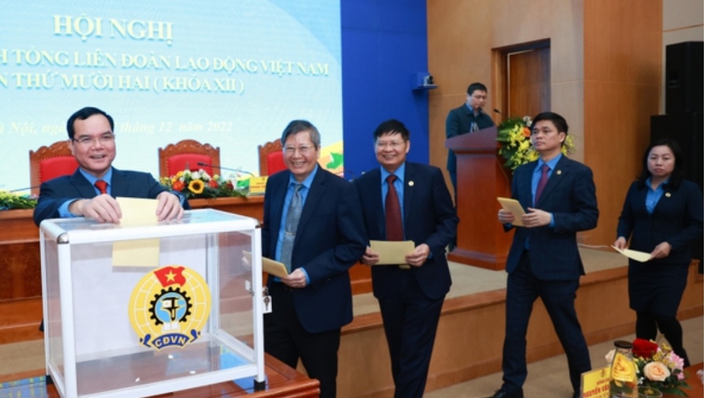 Bổ sung 2 Ủy viên Đoàn Chủ tịch và 11 Ủy viên Ban Chấp hành Tổng LĐLĐ Việt Nam