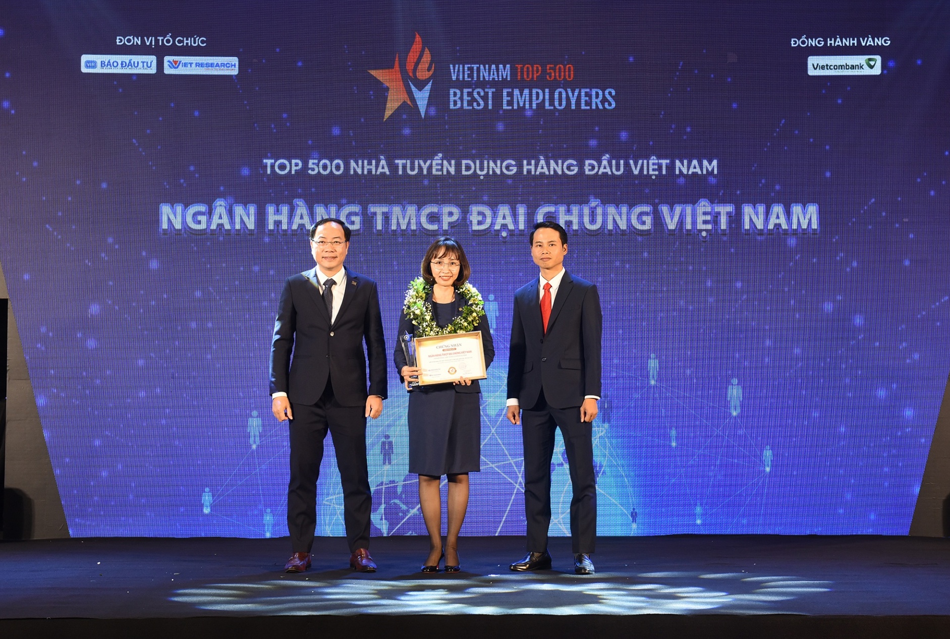PVcomBank được vinh danh trong Top 500 Nhà tuyển dụng hàng đầu Việt Nam 2022