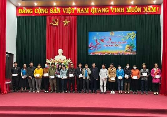 Kon Tum: Công đoàn mang Tết đến cho đoàn viên, người lao động