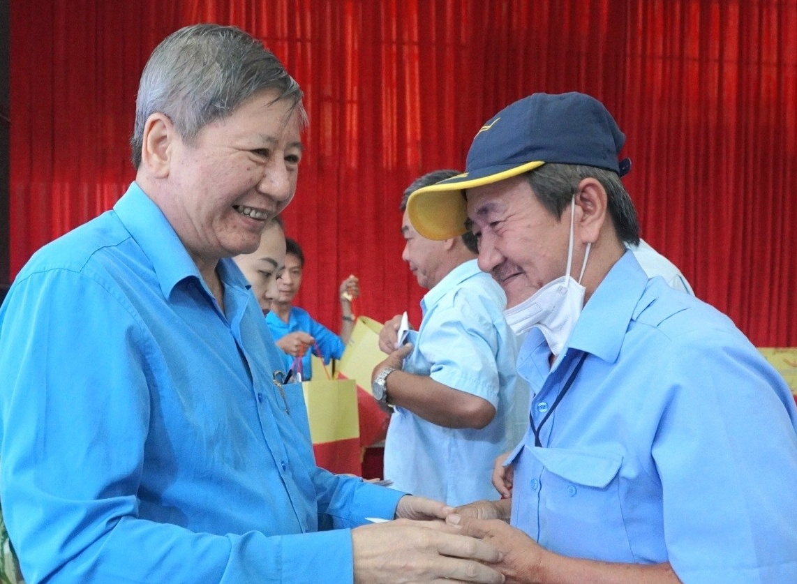 Tổng LĐLĐ Việt Nam đã có nhiều giải pháp hỗ trợ người lao động mất việc
