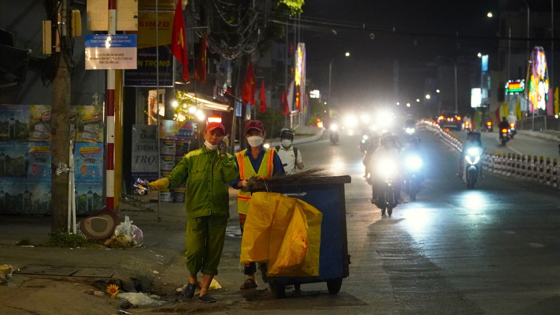 ĐBSCL: Nhiều đoàn viên, người lao động làm việc xuyên đêm giao thừa