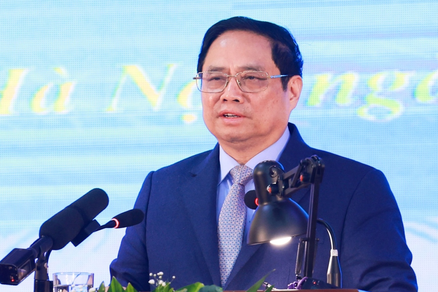 Thủ tướng Phạm Minh Chính: Tập trung đảm bảo việc làm, đời sống vật chất, tinh thần NLĐ