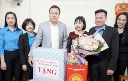 LĐLĐ thành phố Hà Nội: Thăm, tặng hỗ trợ cho lao động nữ có hoàn cảnh khó khăn