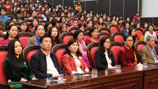 LĐLĐ tỉnh Thái Bình tổ chức chuyên đề bình đẳng giới, người phụ nữ Việt Nam thời đại mới