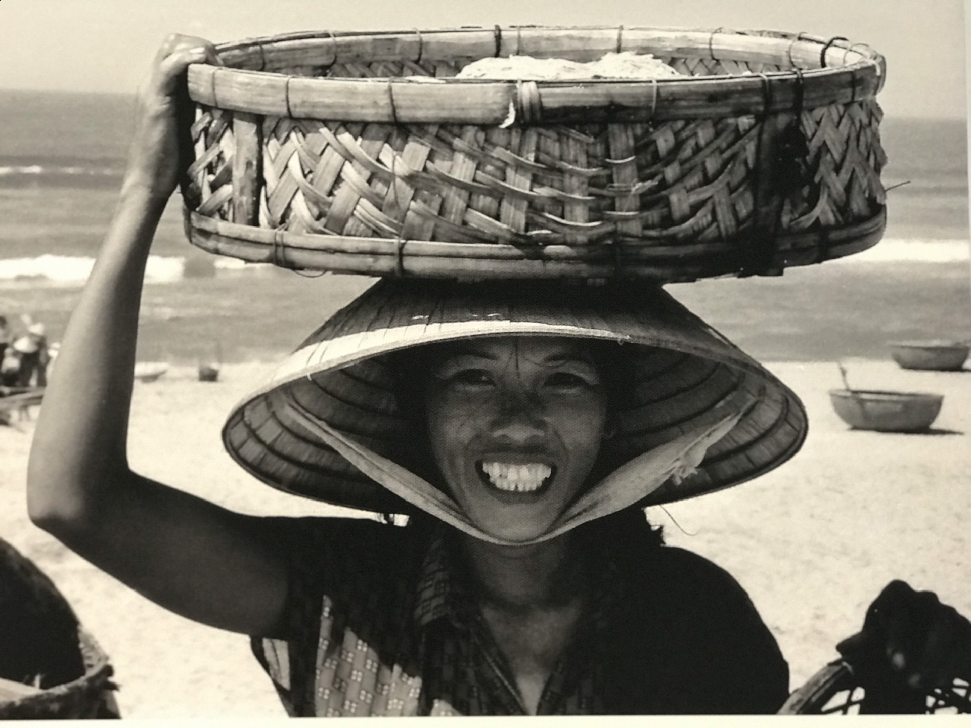 Đà Nẵng: Cuộc sống mưu sinh của ngư dân Đà Nẵng thập niên 80, 90 qua nhiếp ảnh