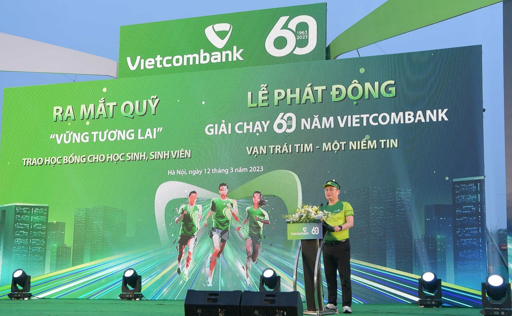 Vietcombank ra mắt Quỹ “Vững tương lai”và phát động Giải chạy 60 năm “Vạn trái tim - Một niềm tin”