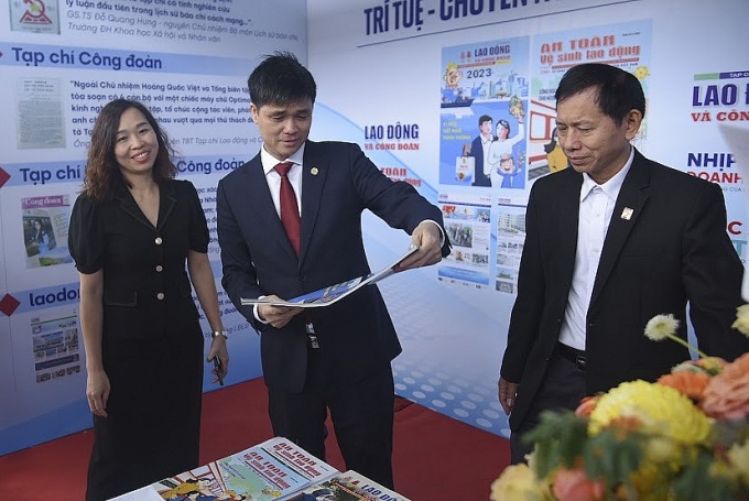 Phó Chủ tịch Tổng LĐLĐ Việt Nam đánh giá cao Tạp chí Lao động và Công đoàn tại Hội báo