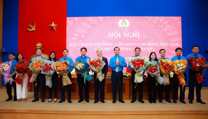 Bầu bổ sung Ủy viên Đoàn Chủ tịch, Ủy viên Ban Chấp hành Tổng LĐLĐ Việt Nam