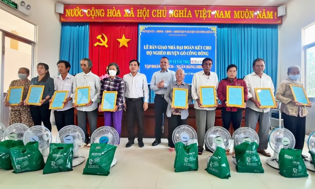 HDBank tặng 30 căn nhà Đại đoàn kết tại tỉnh Tiền Giang