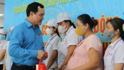Chủ tịch Tổng LĐLĐ Việt Nam tiếp xúc cử tri chuyên đề là công nhân tại Ninh Thuận