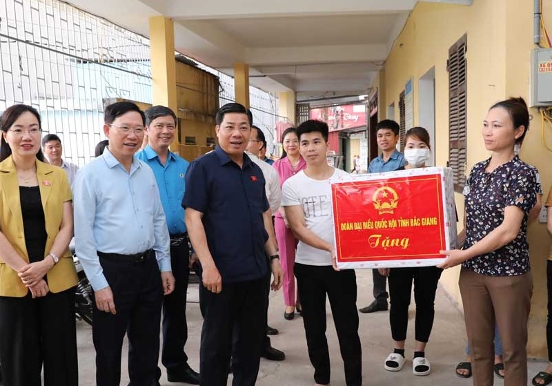 Công nhân khu công nghiệp đối thoại với Đoàn đại biểu Quốc hội tỉnh Bắc Giang