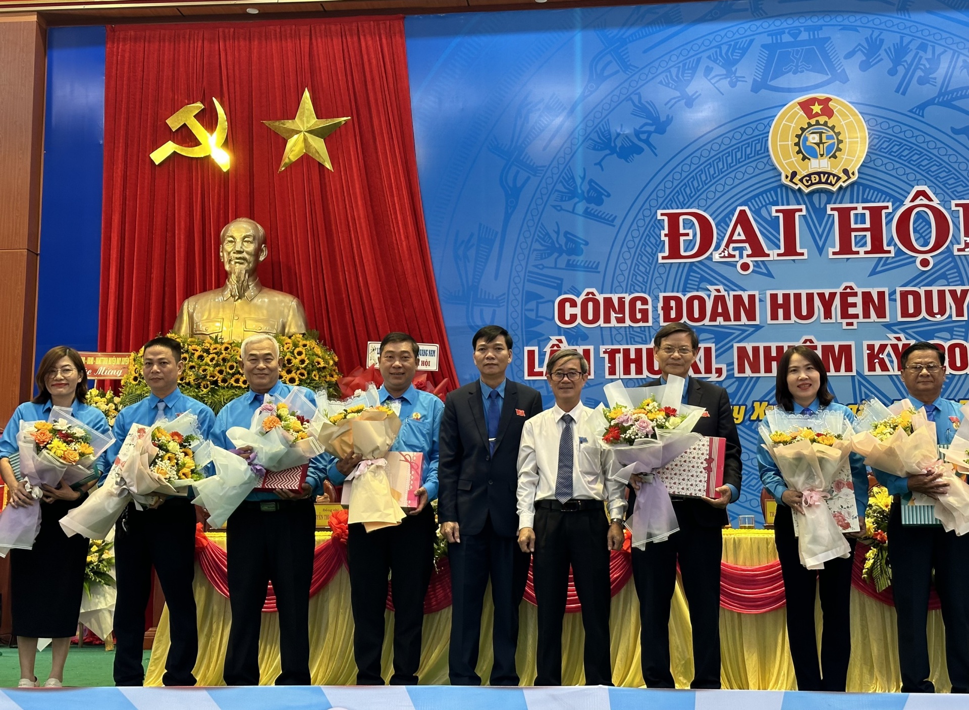 Một Công đoàn cấp huyện được Chủ tịch nước tặng thưởng Huân chương Lao động hạng Ba