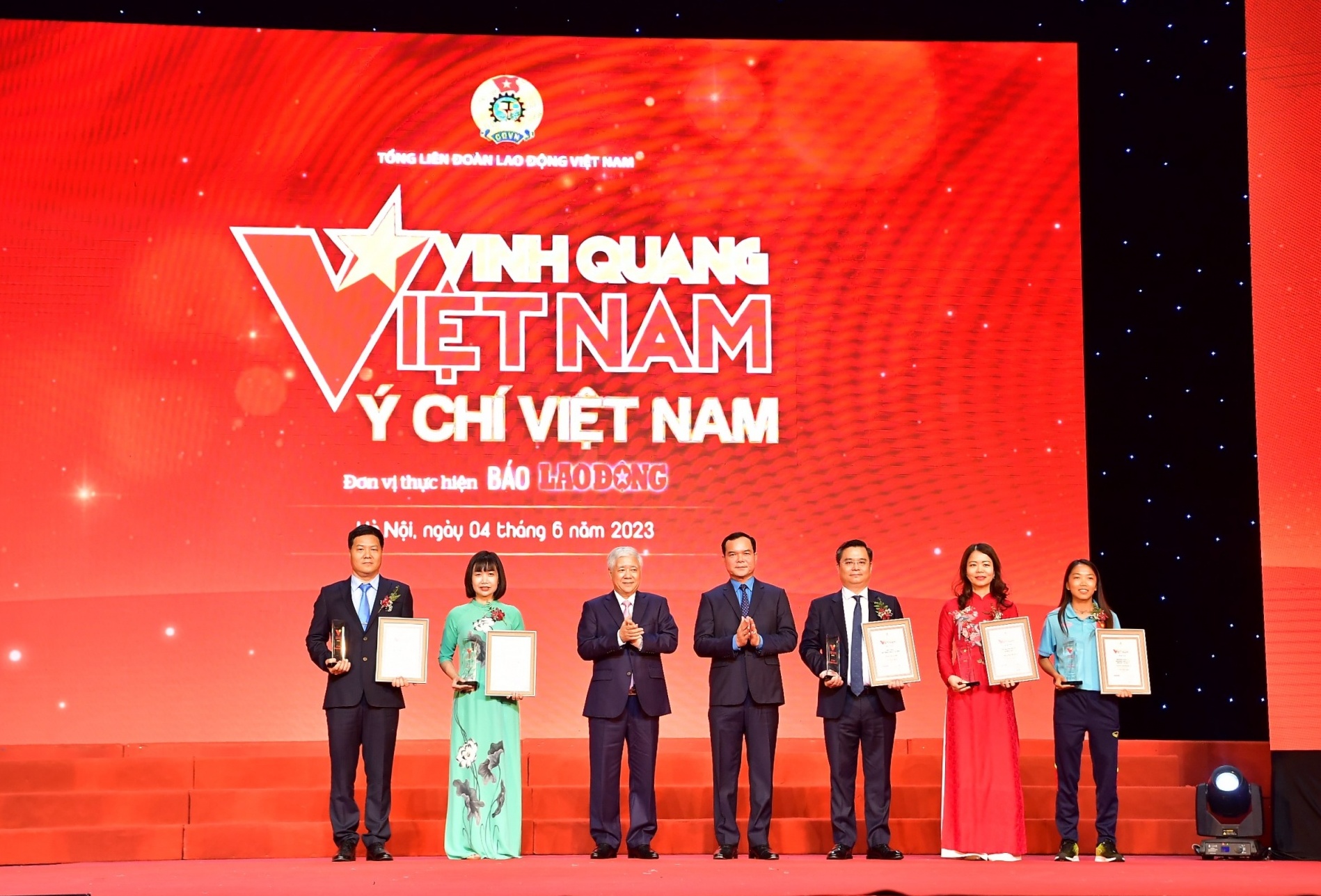 Vietcombank được vinh danh tại Chương trình Vinh quang Việt Nam lần thứ 18, năm 2023