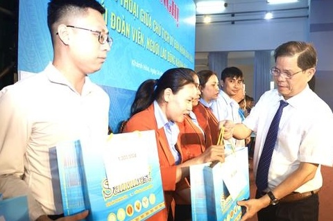 Chủ tịch tỉnh Khánh Hòa biểu dương LĐLĐ trong bảo vệ quyền, lợi ích của người lao động