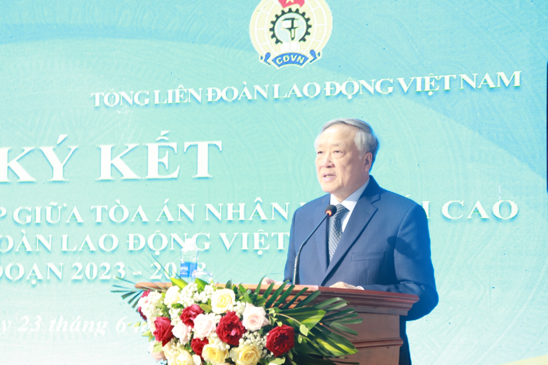 Tổng LĐLĐ Việt Nam và Tòa án Nhân dân tối cao ký kết Chương trình phối hợp công tác