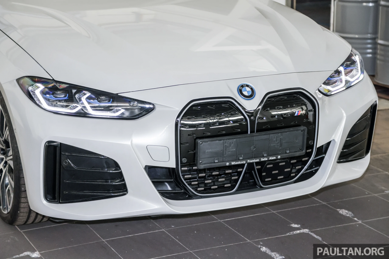 Xe điện BMW i4 M50 giá từ 2,1 tỷ đồng tại Malaysia