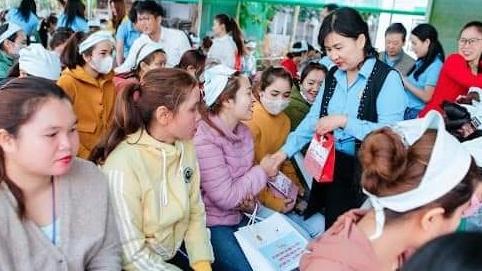 Hơn 30 ngàn lượt đoàn viên ở Đắk Lắk được Công đoàn thăm hỏi, tặng quà