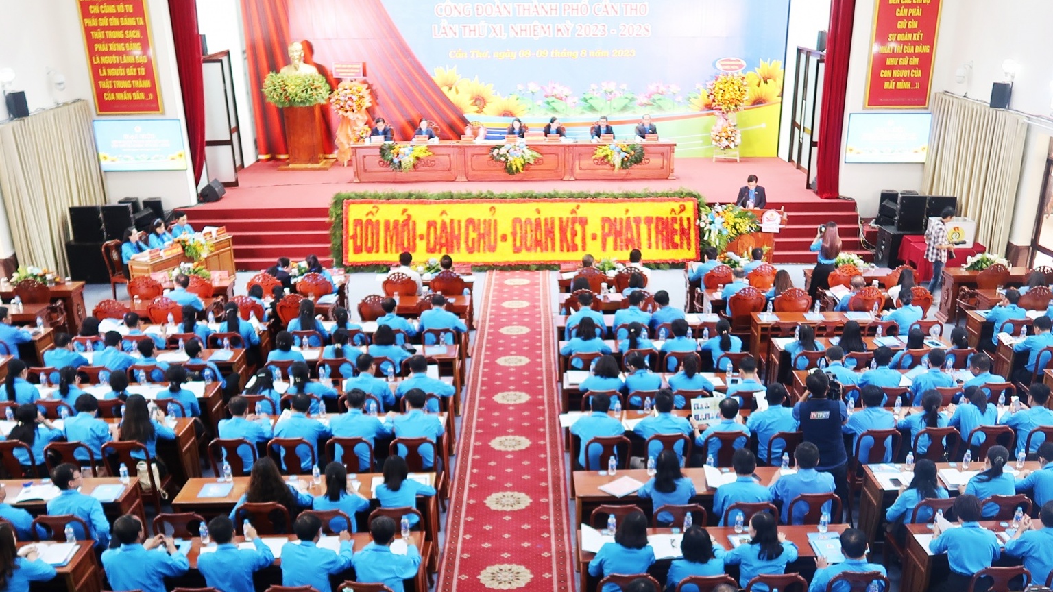 Bắt đầu phiên thứ nhất Đại hội XI Công đoàn TP Cần Thơ