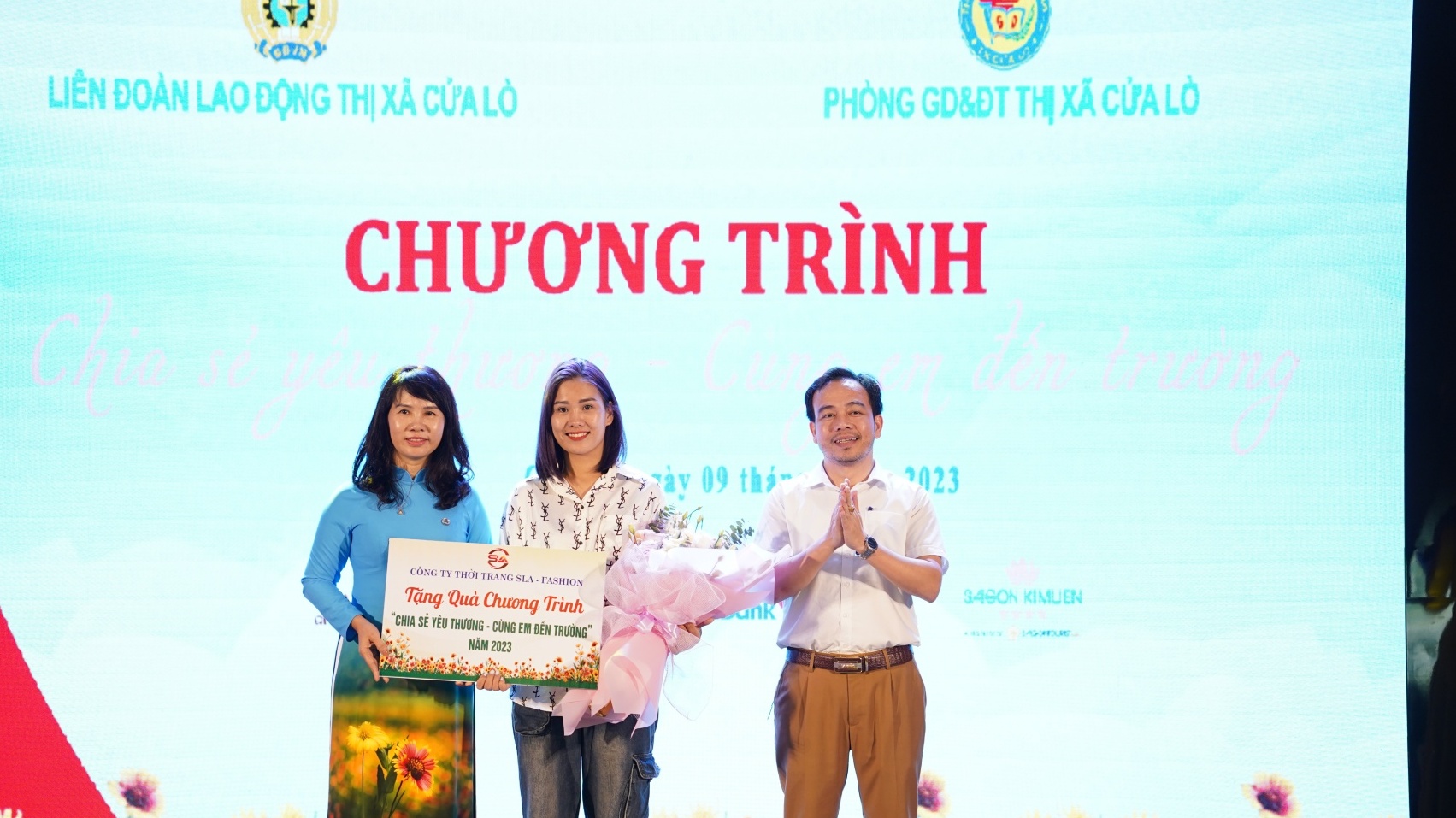 Ý nghĩa chương trình “Chia sẻ yêu thương – Cùng em đến trường” của LĐLĐ thị xã Cửa Lò