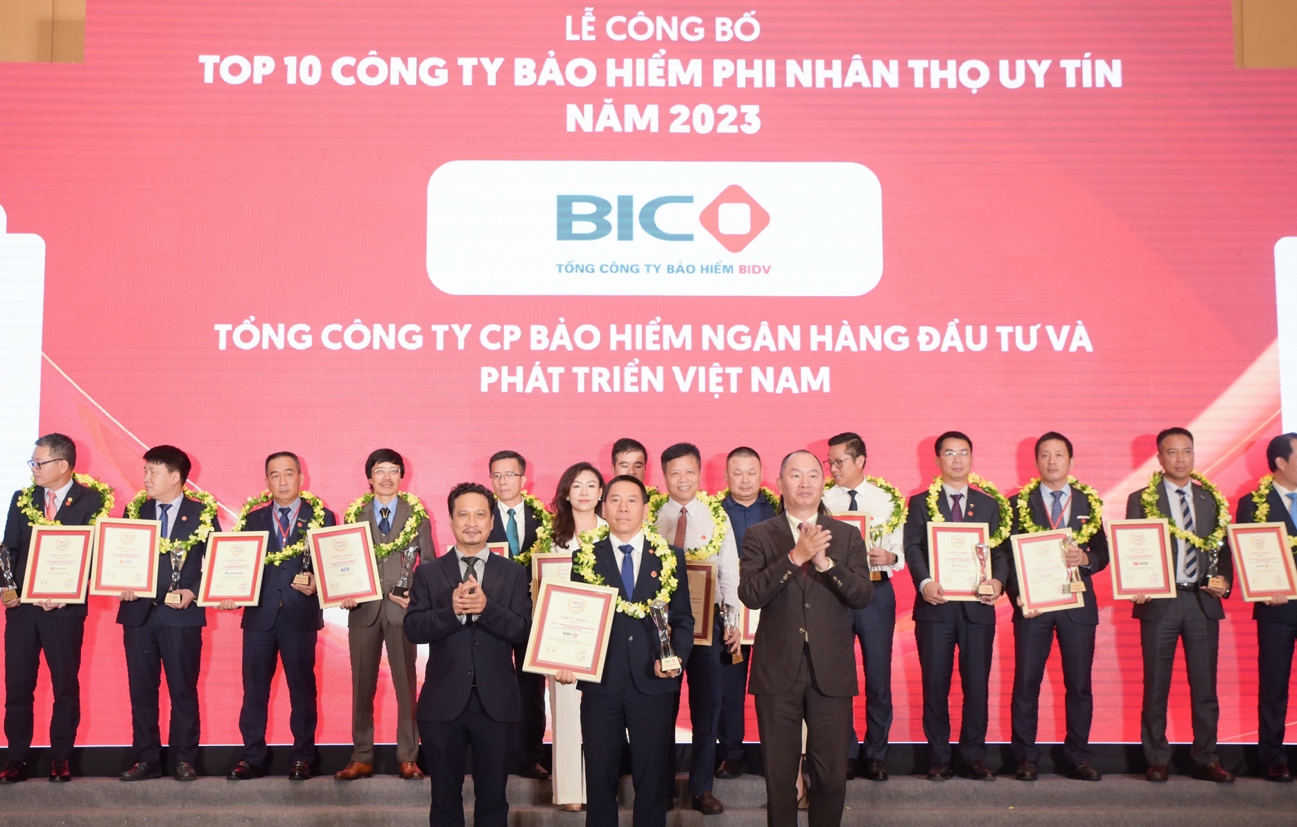 BIC lần thứ 8 liên tiếp lọt Top 10 công ty bảo hiểm phi nhân thọ  uy tín nhất Việt Nam