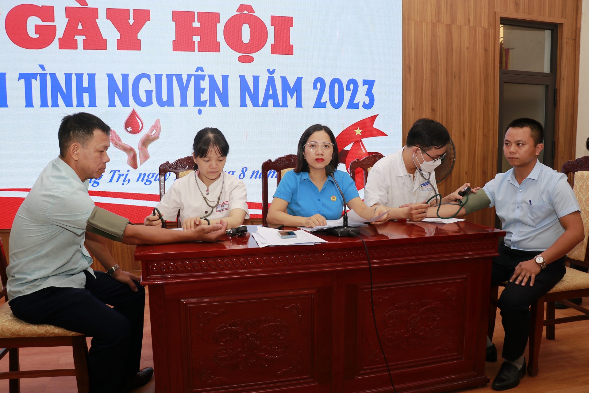 Đông đảo đoàn viên, người lao động tại tỉnh Quảng Trị tham gia hiến máu tình nguyện