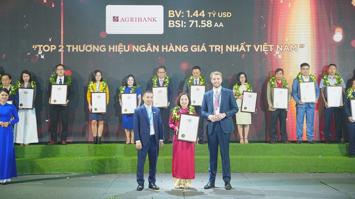 Agribank duy trì vị trí Top 10 thương hiệu giá trị nhất Việt Nam năm 2023