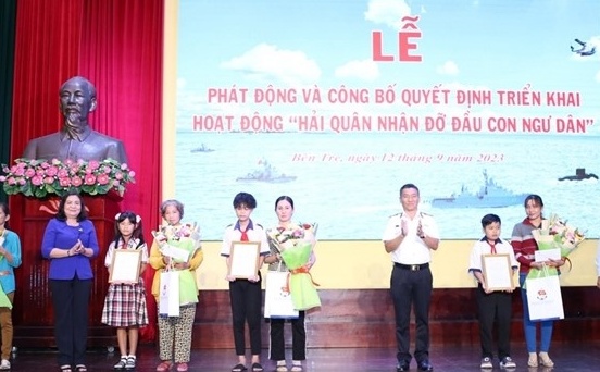 Tổng Công ty Tân Cảng Sài Gòn: Nhận đỡ đầu con ngư dân tại Tiền Giang, Bến Tre