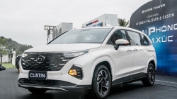 Hyundai Custin: so sánh ba phiên bản