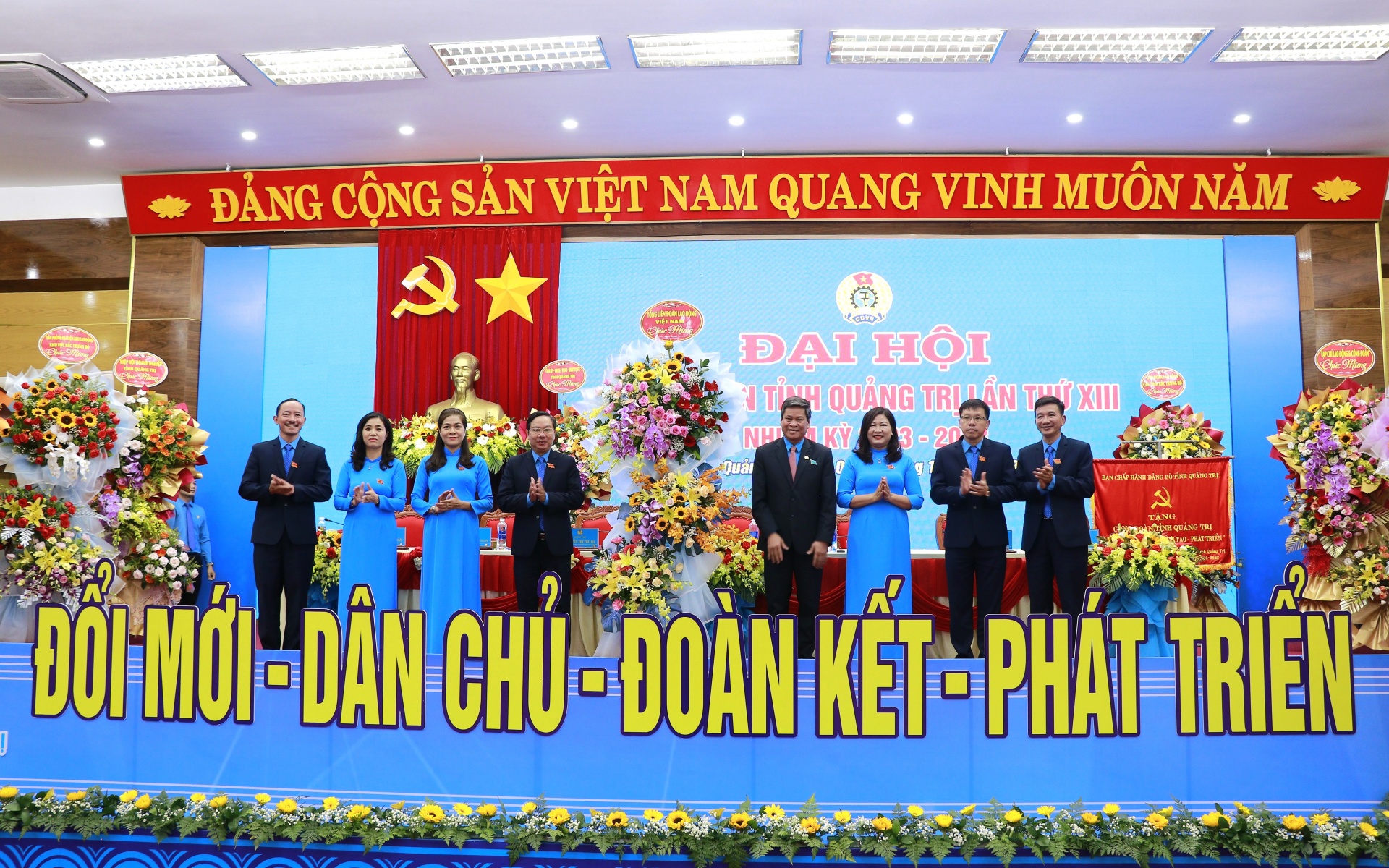 Đồng chí Nguyễn Thế Lập tái đắc cử Chủ tịch LĐLĐ tỉnh Quảng Trị