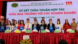 Nhà trường hợp tác với doanh nghiệp tạo việc làm cho sinh viên