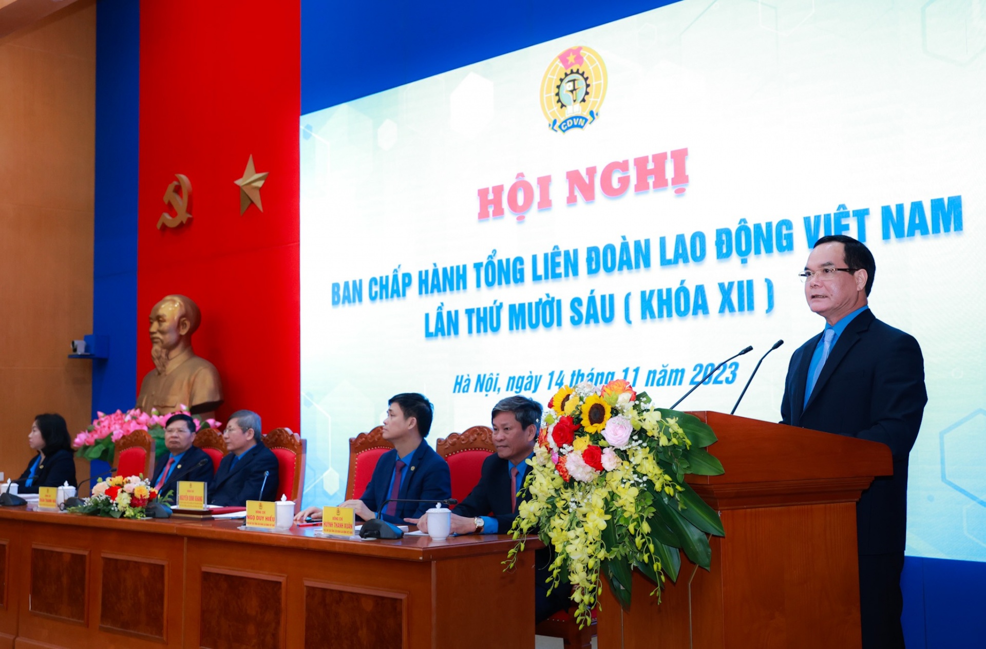 Ban Chấp hành Tổng LĐLĐ Việt Nam khóa XII họp Hội nghị lần thứ 16