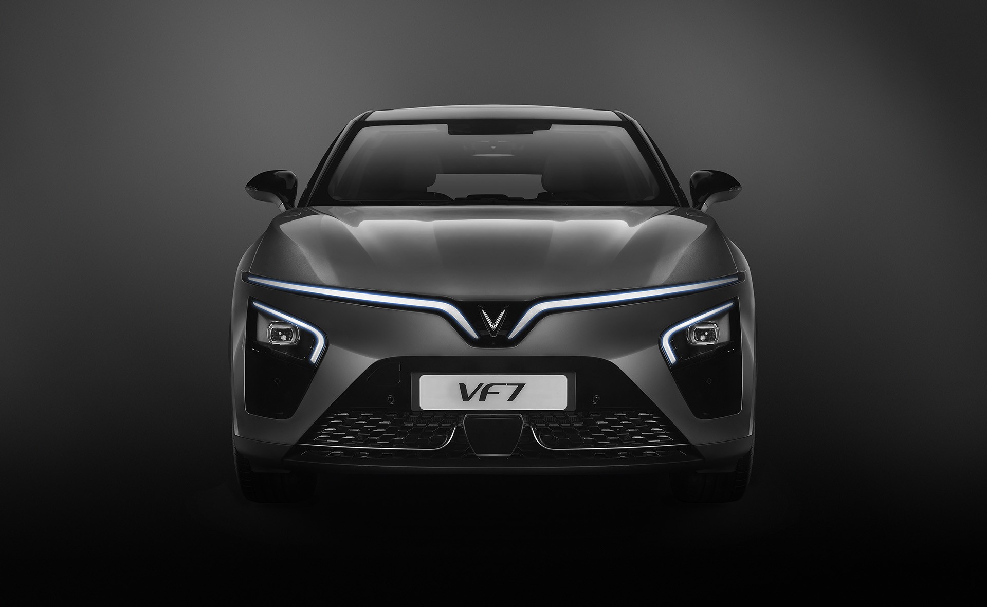 VinFast VF7 chính thức ra mắt, giá từ 850 triệu đồng